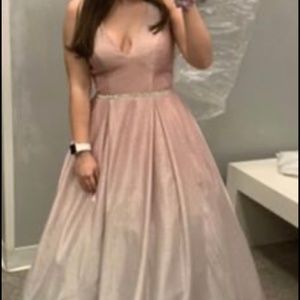 Beautiful Ball Gown/Prom Dress Sparkly Pink/Rose Gold. Wore 1 time for 5 hours